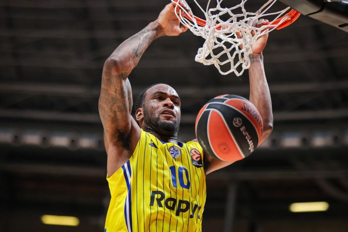 אושיי בריסט, מכבי תל אביב