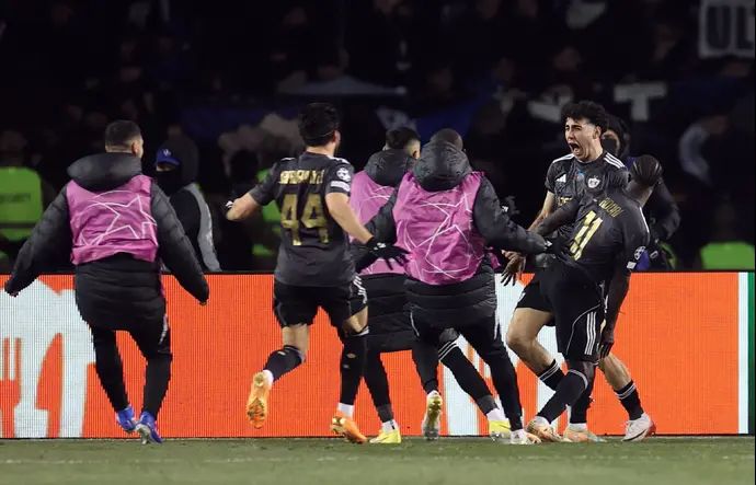 שחקני קרבאח חוגגים