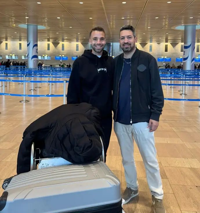 אביאל זרגרי עם סוכנו אדם קידן