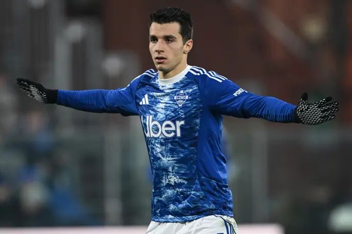 אנסטסיוס דוביקאס שחקן קומו חוגג שער