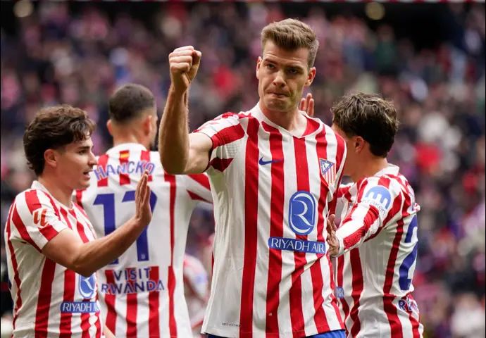 אלכסנדר סורלות שחקן אתלטיקו מדריד חוגג שער