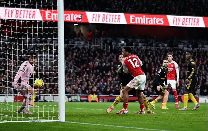 השער העצחי של ליסנדרו מרטינס, בלם מנצ'סטר יונייטד