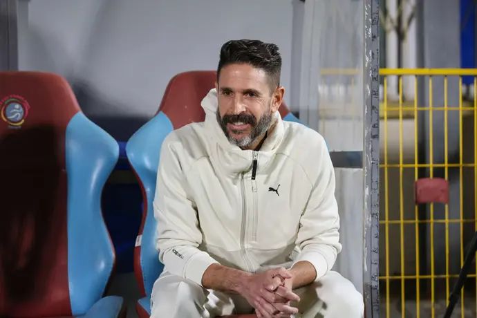 המאמן הזמני של מכבי תל אביב, דן רומן