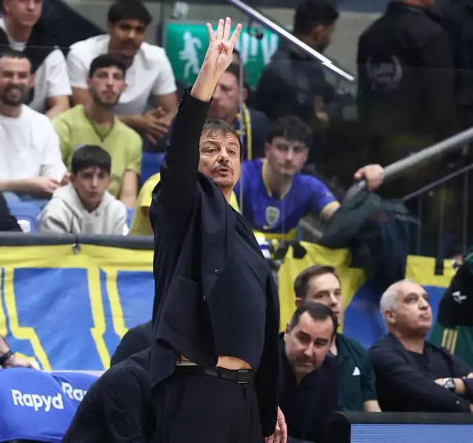 ארגין עתמאן, פנאתינייקוס