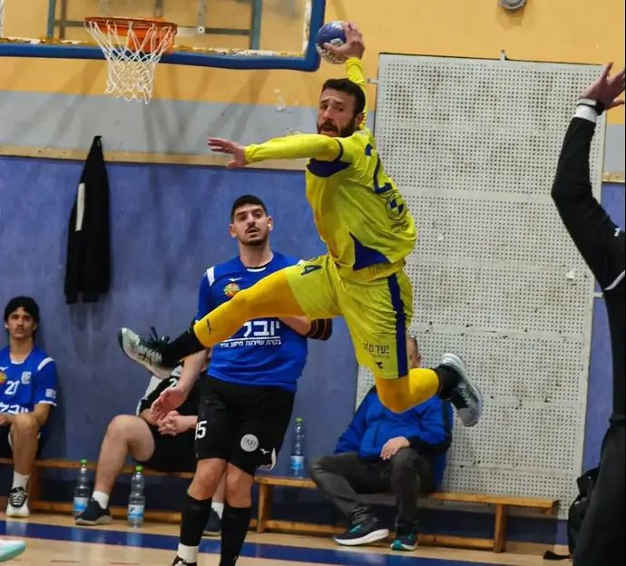 מ.כ חולון נגד מכבי ראשון לציון בכדוריד