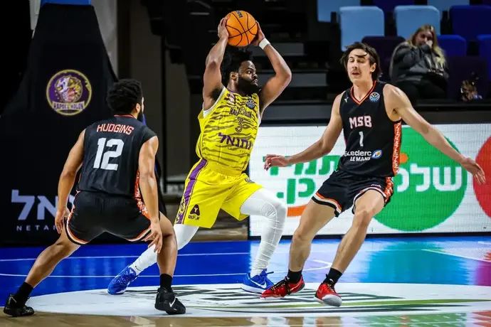 דרק וולטון, הפועל חולון