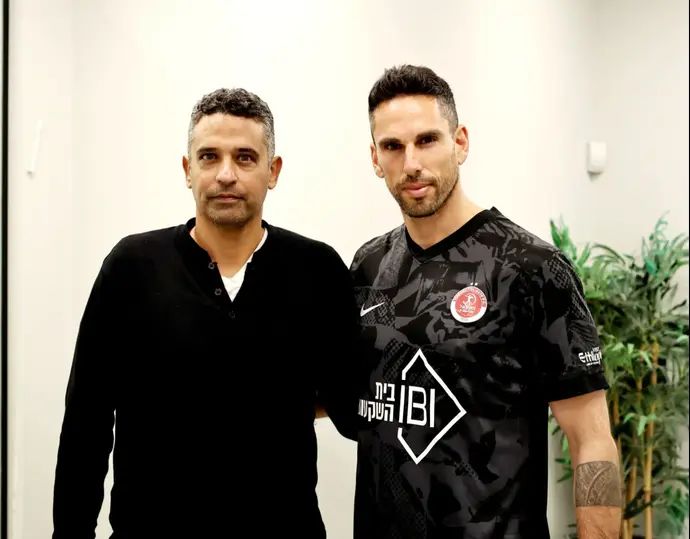 גד עמוס חתם בהפועל תל אביב עד סוף העונה באמצעות סוכנו זיו שטרנברג