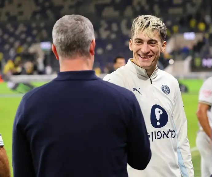 שחקן מכבי תל אביב, יון ניקולאסקו