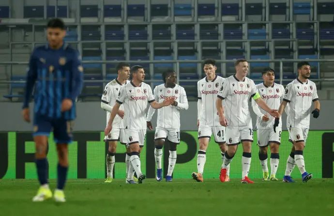 שחקני בולוניה חוגגים