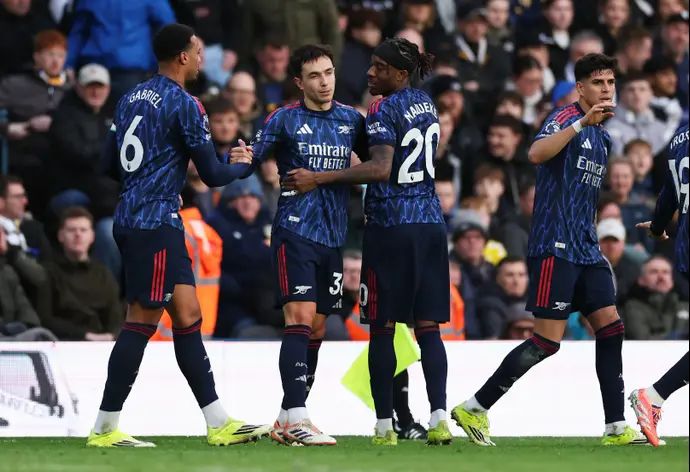 נוני מדואקה, מרטין סובימנדי, שחקני ארסנל חוגגים