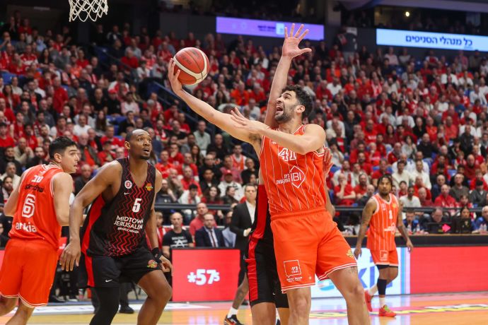 תומר גינת שחקן הפועל תל אביב