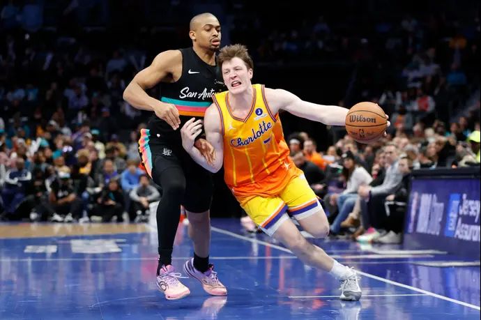 שחקן שארלוט הורנטס קון קניפל