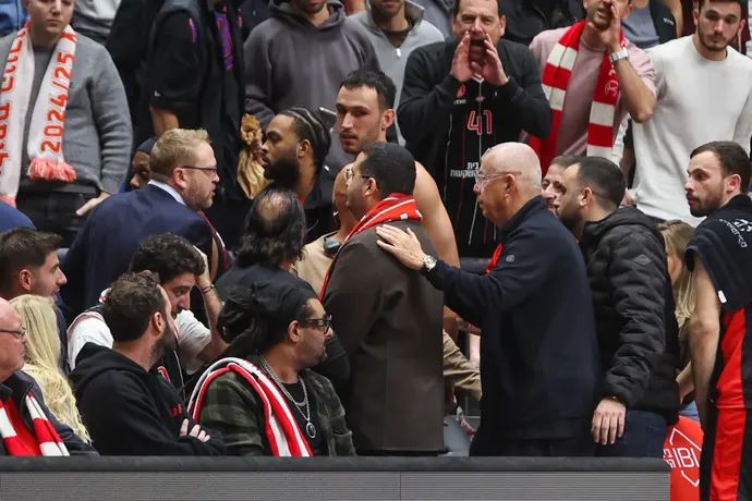 בעלי הפועל תל אביב עופר ינאי במהלך התרית בגביע מול הפועל ירושלים