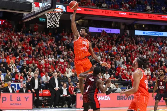 דן אוטורו, סנטר הפועל תל אביב