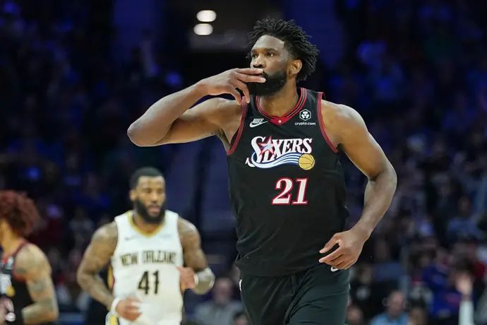 ג'ואל אמביד שחקן פילדלפיה סיקסרס