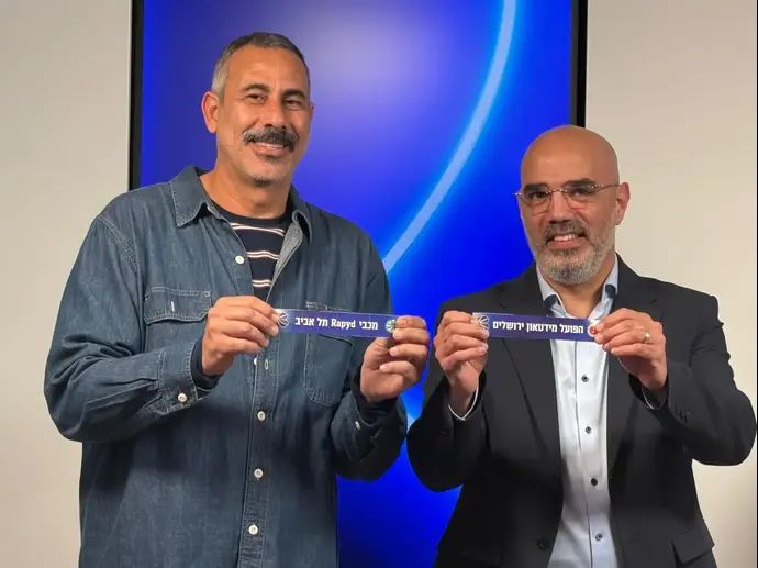 פפי תורג'מן לצד מנכ