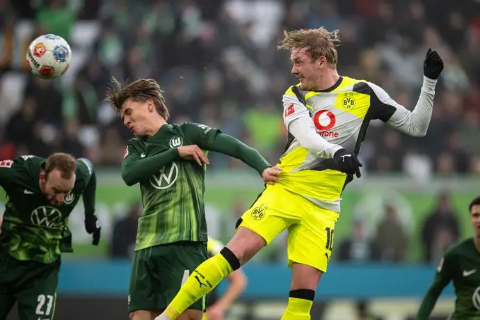 שחקן בורוסיה דורטמונד, יוליאן בראנדט, כובש מול וולפסבורג