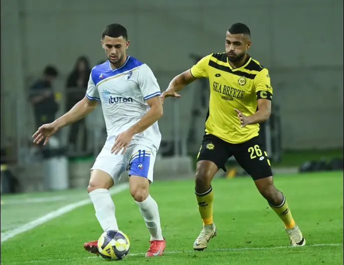 שחקן עירוני קרית שמונה, מור סימן טוב, מול שחקן מכבי נתניה, כרם ג'אבר