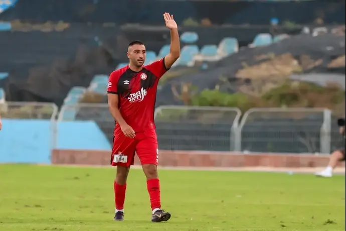 יובל ששון שחקן הפועל רמת גן חוגג שער