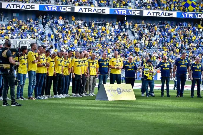 שחקני מכבי תל אביב עונת 2000/01, אבי נמני במרכז