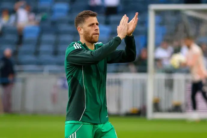 גיא מלמד שחקן מכבי חיפה בחימום