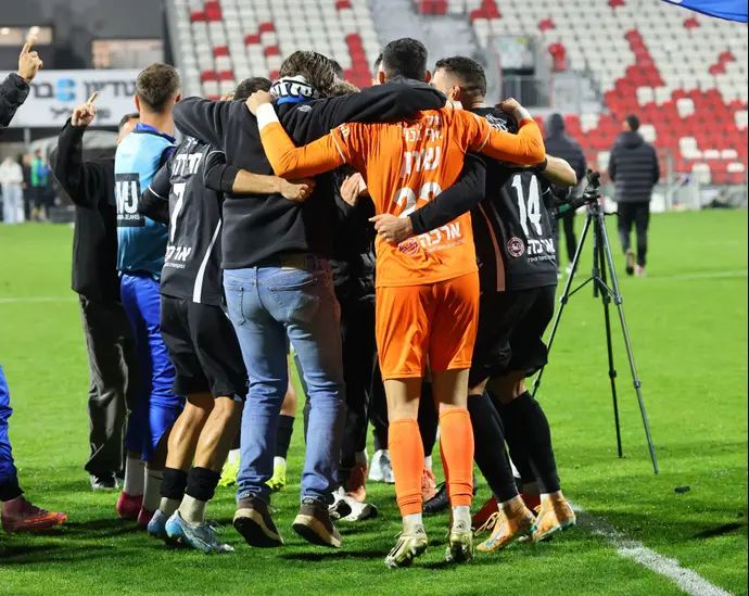 שחקני עירוני טבריה חוגגים