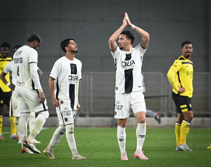 ירדן שועה, ירין לוי שחקני בית"ר ירושלים חוגגים