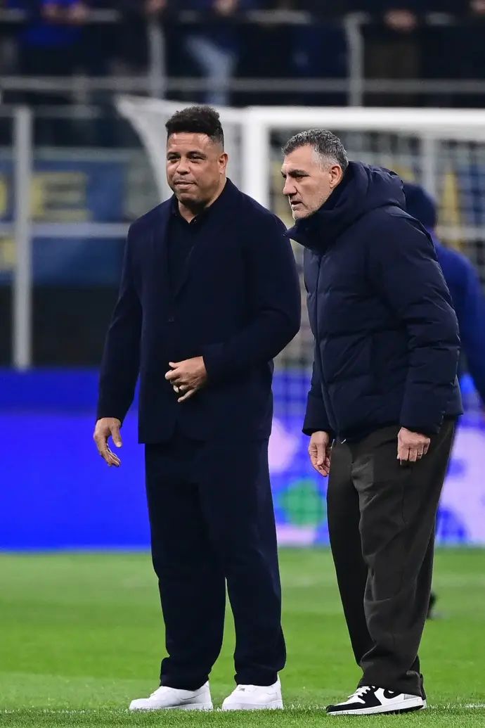 רונאלדו הברזילאי לצד כריסטיאן ויירי, שחקני העבר של אינטר