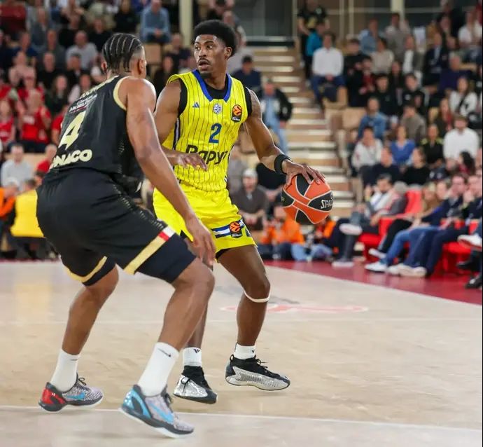 שחקן מכבי תל אביב ג'ימי קלארק