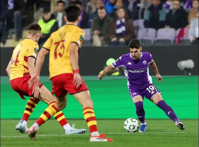 שחקן פיורנטינה, מנור סולומון