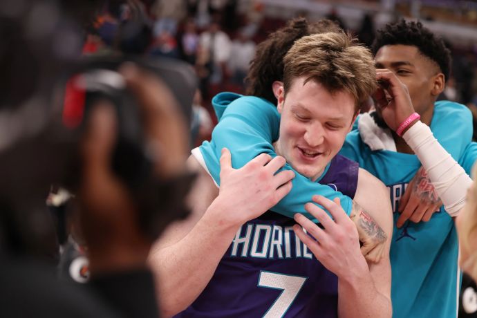 קון קניפל, שארלוט הורנטס