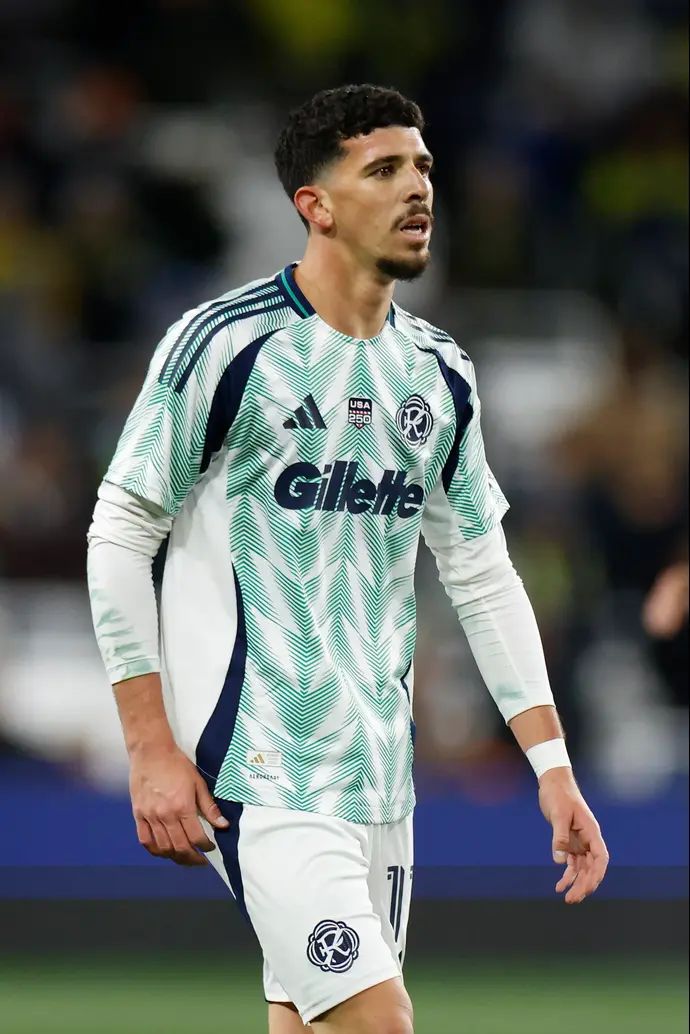 שחקן ניו אינגלנד רבולושן דור תורג'מן