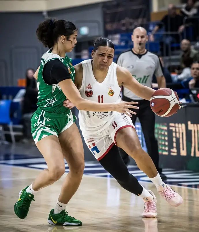 שחקנית הפועל לב ירושלים דסטיני ליטלטון