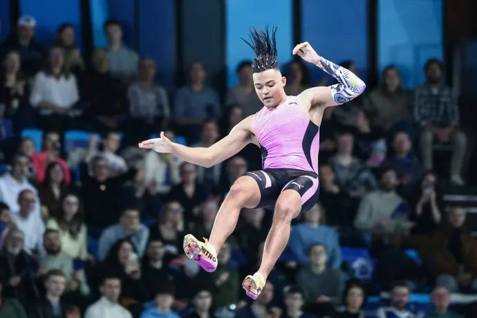 הקופץ במוט היווני עמנואל קראליס