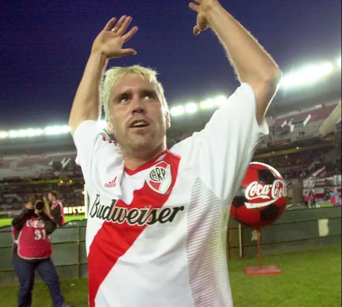 אדוארדו קואודט בימיו כשחקן ריבר פלייט, אפריל 2002