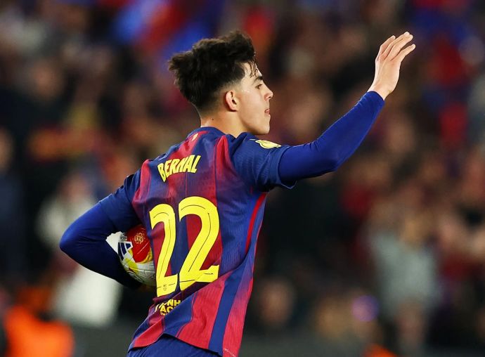 מארק ברנאל שחקן ברצלונה חוגג שער