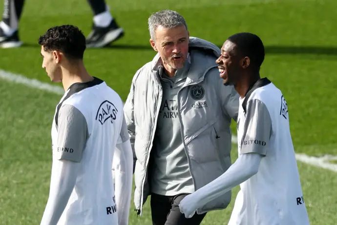 לואיס אנריקה מאמן פריז סן ז'רמן עם עוסמאן דמבלה, אשרף חכימי