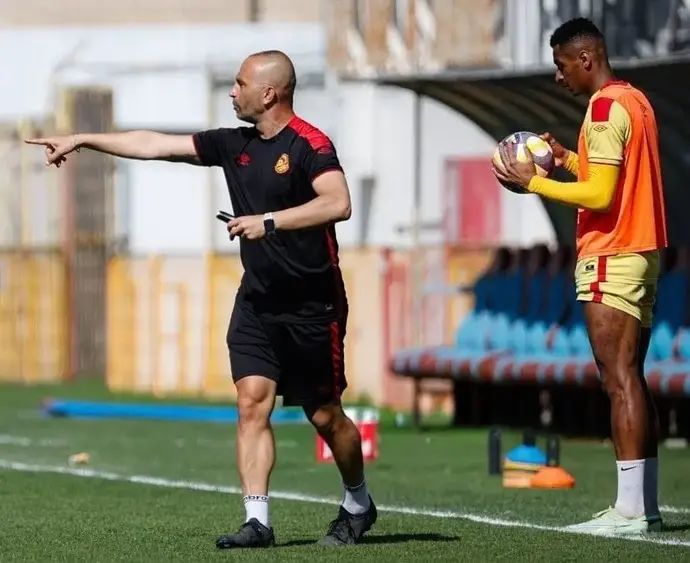 אבי אבינו באימון מ.ס. אשדוד