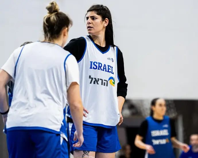 דניאל רבר שחקנית נבחרת ישראל באימון