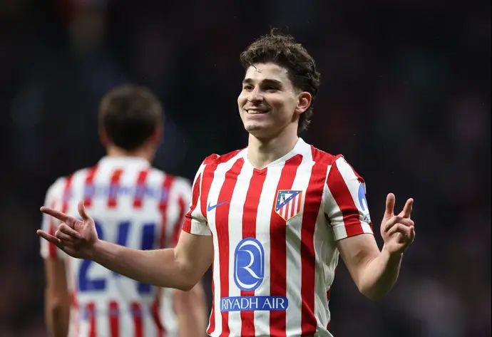 חוליאן אלברס שחקן אתלטיקו מדריד חוגג שער