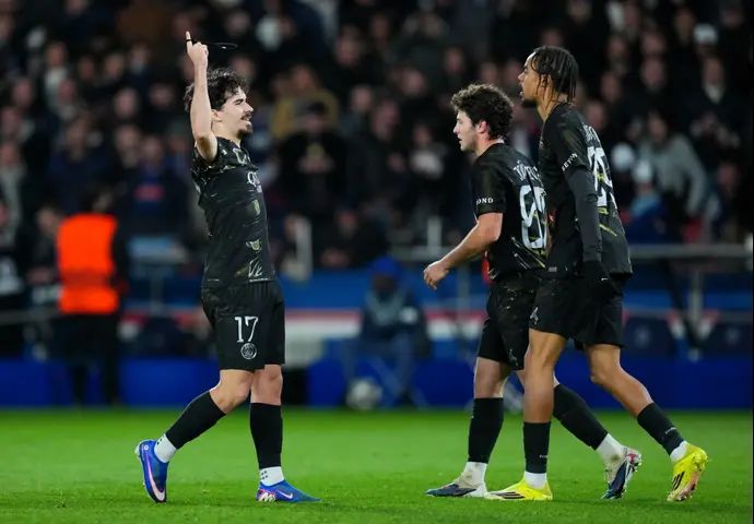 ויטיניה שחקן פריז סן ז'רמן חוגג שער