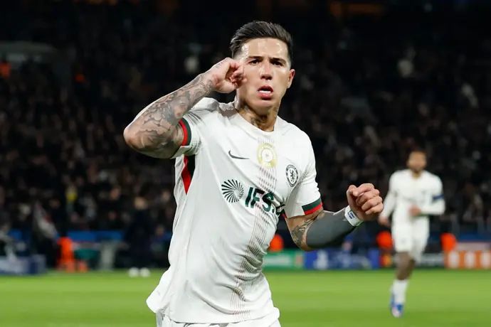 אנסו פרננדס שחקן צ'לסי חוגג שער