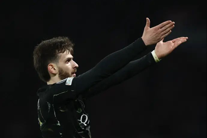 חביצ'ה קברצחליה שחקן פריז סן ז'רמן חוגג שער