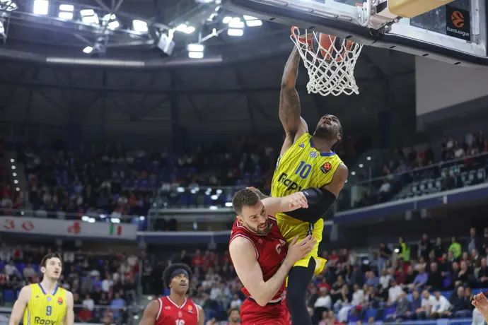 אושיי בריסט, מכבי תל אביב מול אולימפיה מילאנו