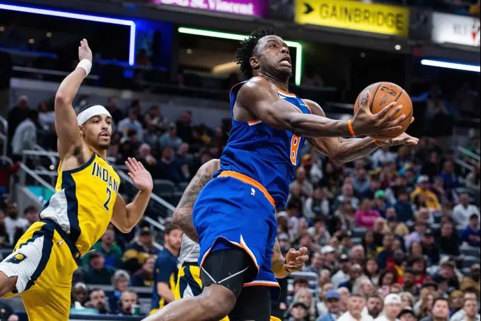 שחקן ניו יורק ניקס או ג'י אנונובי