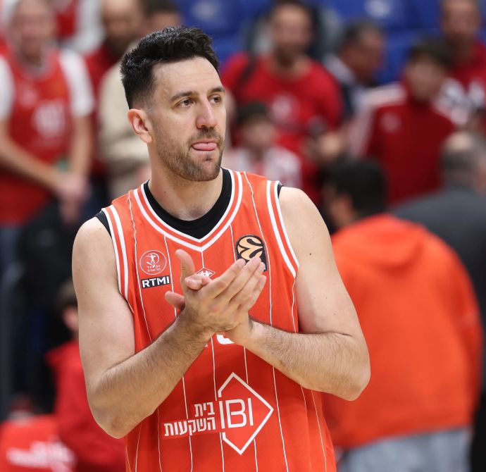 שחקן הפועל תל אביב ואסילייה מיציץ'