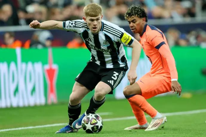 לואיס הול מול לאמין ימאל, ניוקאסל נגד ברצלונה