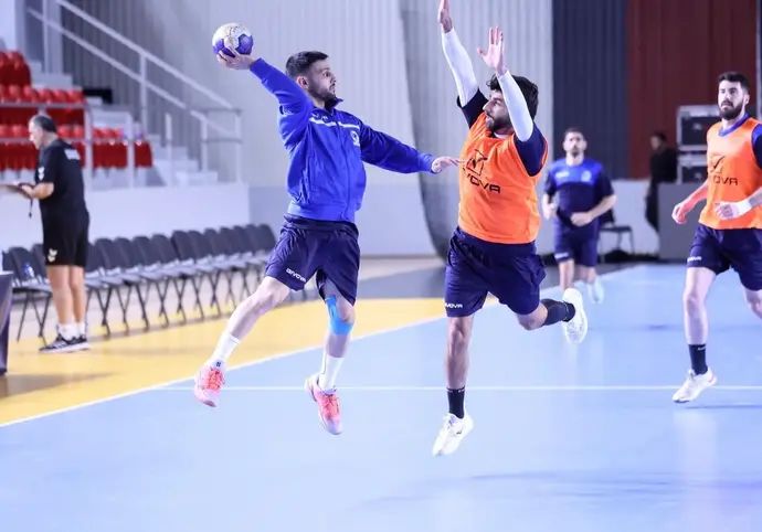 יואב לומברוזו באימון נבחרת ישראל בכדוריד