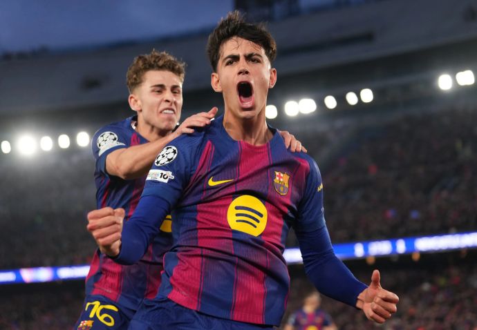 מארק ברנאל שחקן ברצלונה חוגג מול ניוקאסל