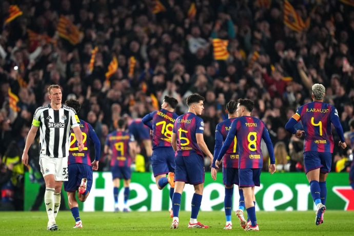 שחקני ברצלונה חוגגים מול ניוקאסל